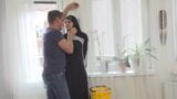 Madrastra creampie caliente mujer musulmana haciendo limpieza extra perro snapshot 5