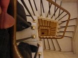 Ich lasse meinen Freund die Treppe vor meiner Wohnung pinkeln snapshot 2