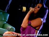 Jayden i Bridgette B Round 2 snapshot 6