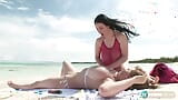 Paradiso delle tette grosse: christy mark e angela white snapshot 3