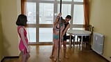 Le doy una clase de Pole Dance a mis dos alumnas y acabamos FOLLANDO snapshot 6