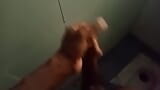Секс с рукой дрочке в видео snapshot 3