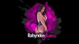 Rahyndee James lo scopa mentre gioca ai videogiochi snapshot 1