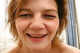 Tóc ngắn người Đức đĩ trải rộng cô ấy có lông âm đạo môi trên cô ấy giường snapshot 17