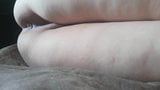 Masturbation brutale avec des nattes snapshot 5