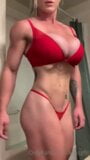 Belleza muscular con tetas perfectas snapshot 1