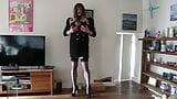 Crossdresser le ruega al jefe que la deje usar un atuendo diferente snapshot 3