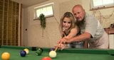 Georg und Babsy spielen Billiard snapshot 2