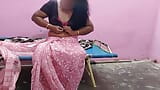 La zia tamil seduta vicino a Bavana mentre leggevo un libro, la dominava lentamente e le ha dato piacere sessuale caldo e doloroso snapshot 9