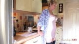 Auntjudysxxx - ama de casa madura tetona Molly te chupa la polla en la cocina (pov) snapshot 3