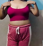 Une bhabhi sexy seule à la maison🤤 snapshot 1