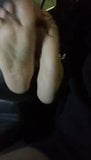 Mis pies grandes cosquillean snapshot 6