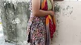 테라스에서 이웃의 아줌마를 유혹하는 소년 - 힌디어 오디오 snapshot 3