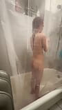 Je regarde mon petit demi-cous sous la douche snapshot 17