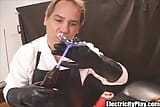 Zoe matthews elettro scopata da un perverso dr Dick shock bDSM fica invasore! snapshot 10