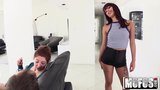 Schmutzige Freundin reitet Schwanz-Video mit Gina snapshot 2