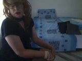 Geile MILF-Trans-Lady sagt mit einer sexy Stimme, wie sehr sie einen Mann will snapshot 1