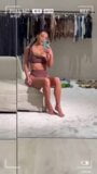 Kim Kardashian блестящая snapshot 1