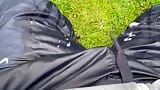 Lắc lư trong bộ theo dõi nylon cổ điển adidas quần đùi chạy nước rút được bao phủ trong nước ấm, xà phòng snapshot 2
