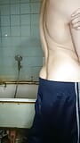 Huge anal prolapse and amazing fisting in the bathroom from a very sexy skinny young guy snapshot 3