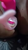 Sexy esposa masturbándose con su juguete snapshot 6