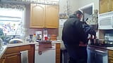 Nuestro programa de cocina sucio - horneado y porno - follada en el mostrador de la cocina snapshot 7