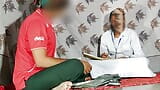 热门印度色情 - 年轻的女学生勾引她的老师参加考试。她提供最棒的口交并做爱 snapshot 3