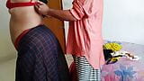 赤いブラジャーを交換しながらブラジャーを売ってインドのセクシーな女性と乱暴なセックスをするようになった snapshot 5