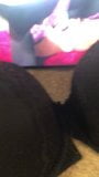 Branlette avec une culotte de femme et un soutien-gorge snapshot 1