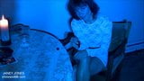 Janey Jones - Umprogrammierung mit blauem Licht snapshot 4