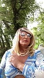 Amateur crossdresser Kellycd2022 sexy milf en medias por los culos snapshot 1