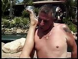 Pembawa remaja pirang panas dengan rak yang bagus dipaku keras di tepi kolam renang snapshot 17