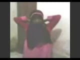 Indonesiska- cewek jilbab striptease 1 snapshot 1