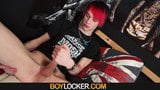 Boy Locker - горячий эмо-мальчик играет со своим необрезанным членом snapshot 10