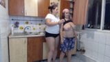 Iuliana32 montre son gros corps et ses gros seins snapshot 3