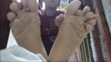 Pasando una buena noche con mis pies cansados snapshot 10