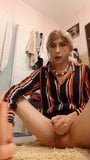 Transvestit, Alexa Bar reitet Dildo und kommt snapshot 9