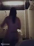 Gadis mandi air panas menunjukkan tubuh dan memek snapshot 6