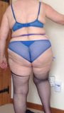 Oma Sally 69yrs dans striptease naar Nickleback (deel 1) snapshot 4