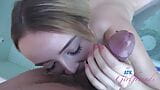 Rubia linda maria kazi chupa polla en la piscina y lo toma profundo en perrito - gfe pov snapshot 9