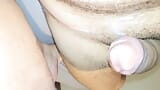 Moglie con culo enorme geme forte con plug anale e ottiene un enorme creampie snapshot 8