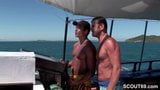Zwei junge Männer verführen MILF-Stiefmutter zum Ficken auf Boot-Tour snapshot 2