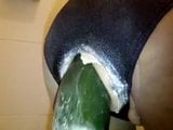 ereccion anal con pepino. snapshot 16