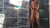 Fare sesso sotto la doccia con la ragazza con il culo grosso snapshot 2