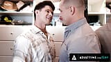 ADULT TIME - Hetero Brock Kniles destrói a bunda de Devin Franco! GOZADA INTERNA ANAL! snapshot 5