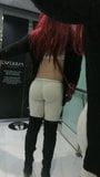 Sexy trans travesti en ascensor con leggings visible tanga snapshot 1