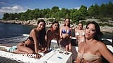 Lifeselector - ragazze arrapate fanno festa di addio al nubilato in mare snapshot 6