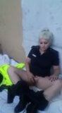 Mujer policía argentina masturbándose en uniforme mientras está de servicio snapshot 1