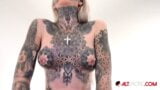 Tattooed Amber Luke rides the tremor for the first time snapshot 6