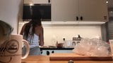 La tanga más pequeña en la cocina, luego sin bragas Sylvia snapshot 9